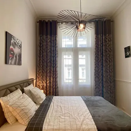 Beautiful Apartment In The Heart Of Krakow. Διαμέρισμα